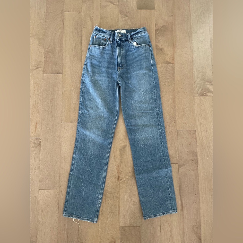 Abercrombie the 90s Straight Ultra High rise Jeans